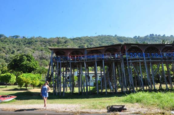 Preparando-se para entrar no lago Coatepeque, em El Salvador, em frente ao restaurante do nosso hotel